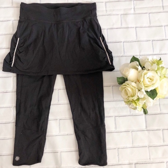 Athleta Pants - Athleta Black Skirted Capri Cropped Leggings